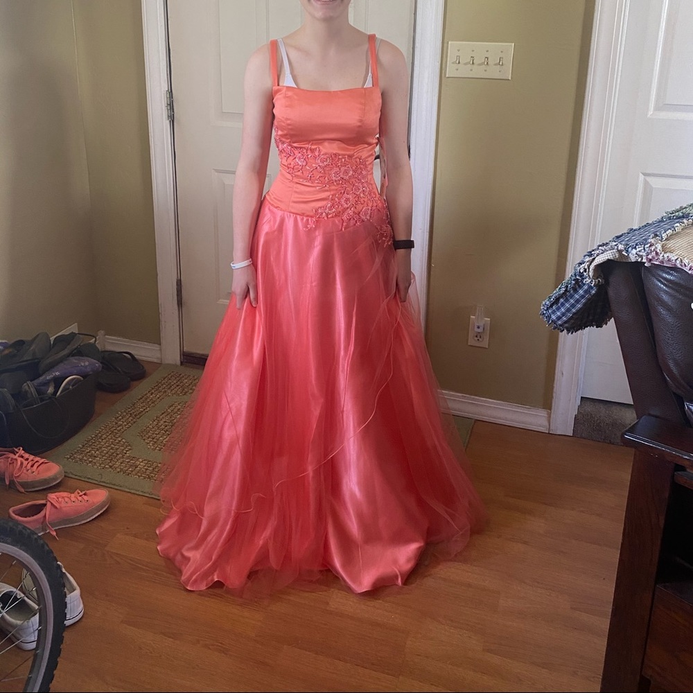 FREE SHIPPING! Sz 6 NWT beaded, coral Do You Love Me Prom/Homecoming etc. dress.
